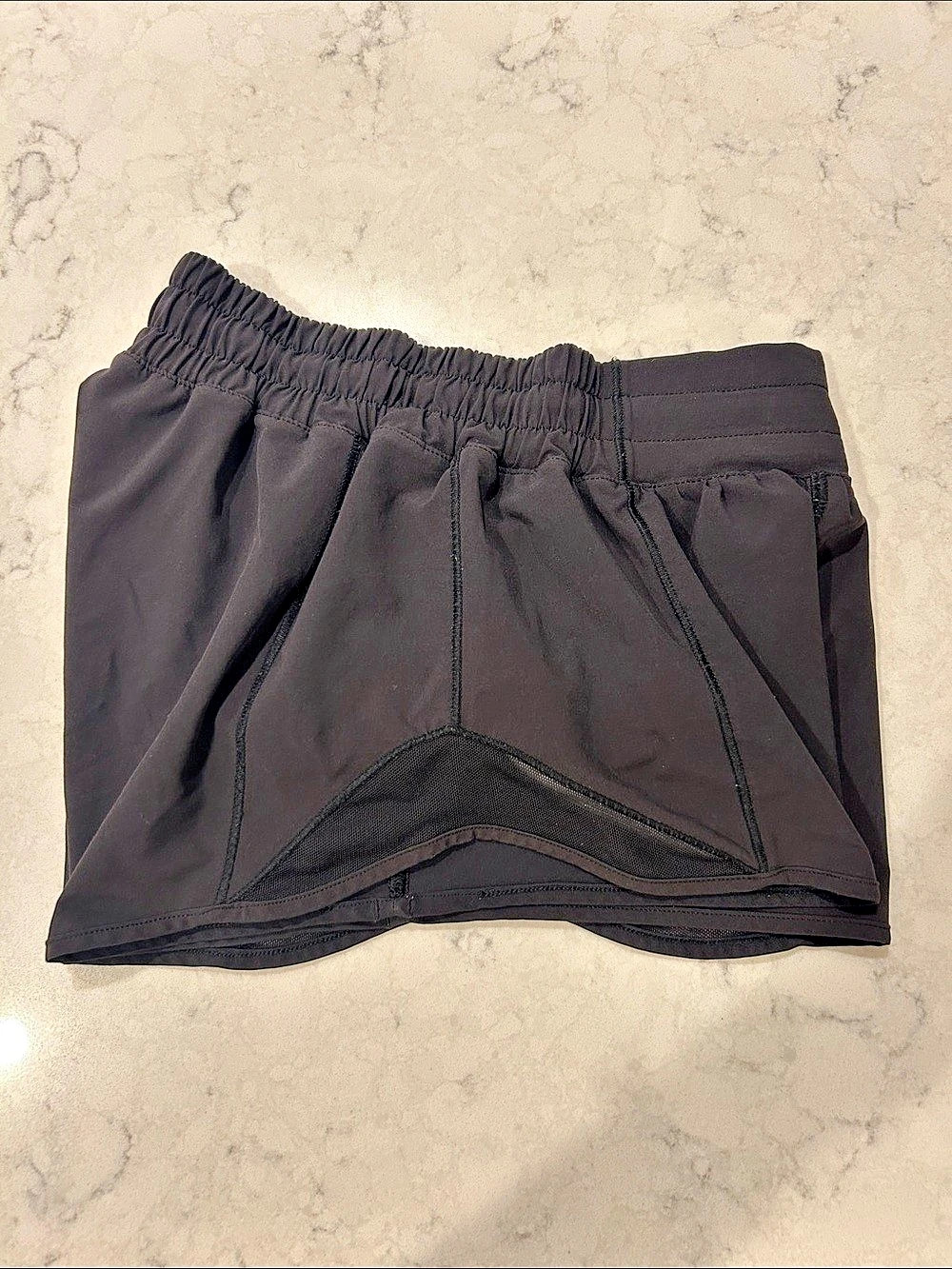lululemon Hotty Hot shorts 2.5”